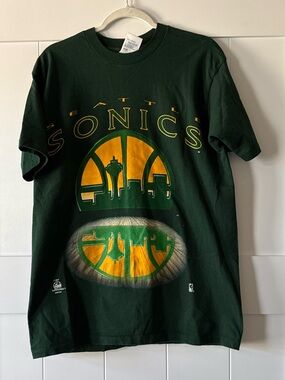 NBA Seattle SuperSonics Men’s Vintage Short Sleeve Logo Tee - Green & Yellow